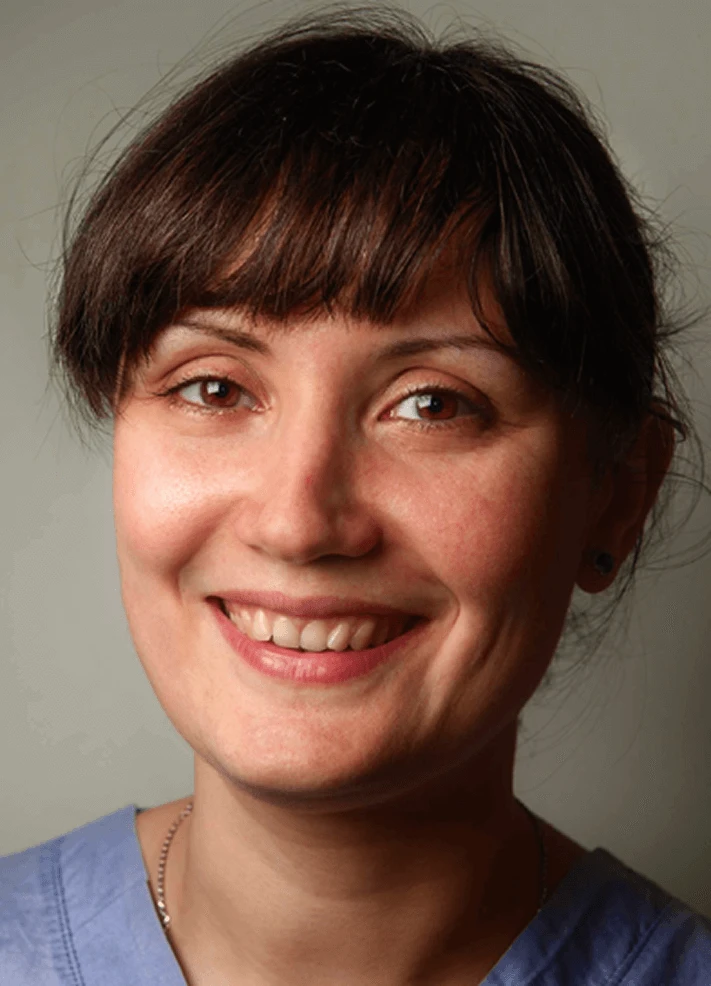 Ritratto in primo piano della Dott.ssa Carlotta Bagni, odontoiatra dello studio.