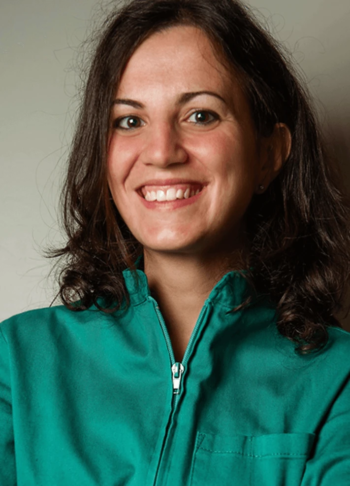 Ritratto in primo piano della Dott.ssa Mariagrazia Mancuso, odontoiatra dello studio.